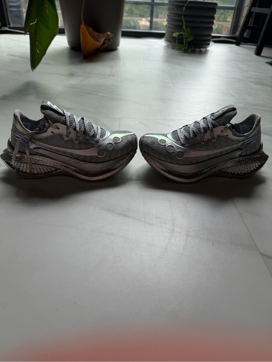 Minted NY Saucony Endorphin Pro 5 Release Date Saucony Endorphin Pro 5 Metallic Silver Racing Shoe